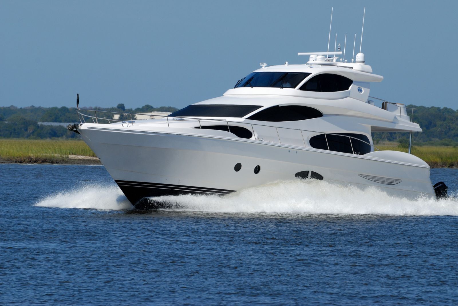 Motor Yacht Comfort 36 — Example